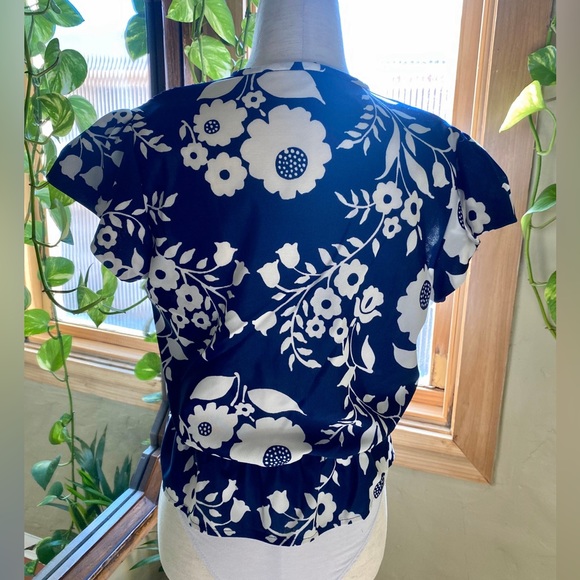 Floral Cardigan Blouse , 1960s 1970s Vintage, Navy Blue & White, Tropical - Picture 7 of 10